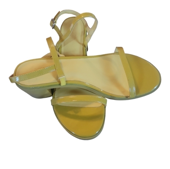 Halston Gold Leather OpenToe Stiletto Heels Adjustable Ankle Strap Sz 7M - Picture 6 of 9